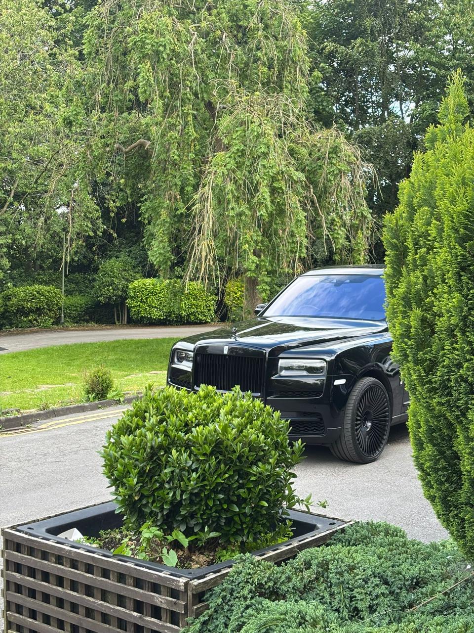 Executive chauffeur service for corporate travel